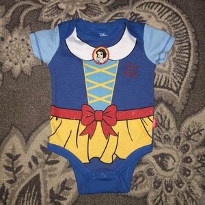 EUC Disney Princess Snow White Onesie Size 0-3M